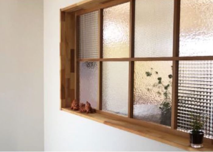 室内の窓枠