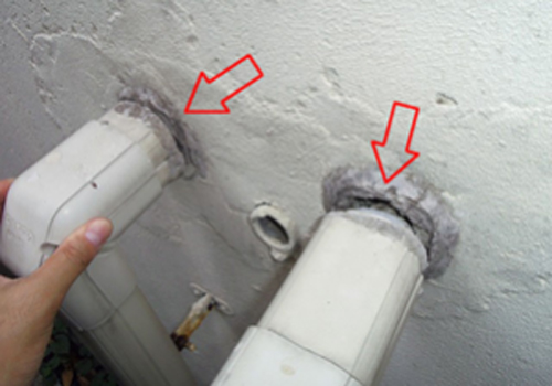 エアコンやガス、水道などの配管と壁の隙間