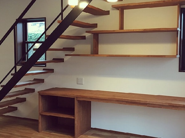 吹き抜け 階段下収納