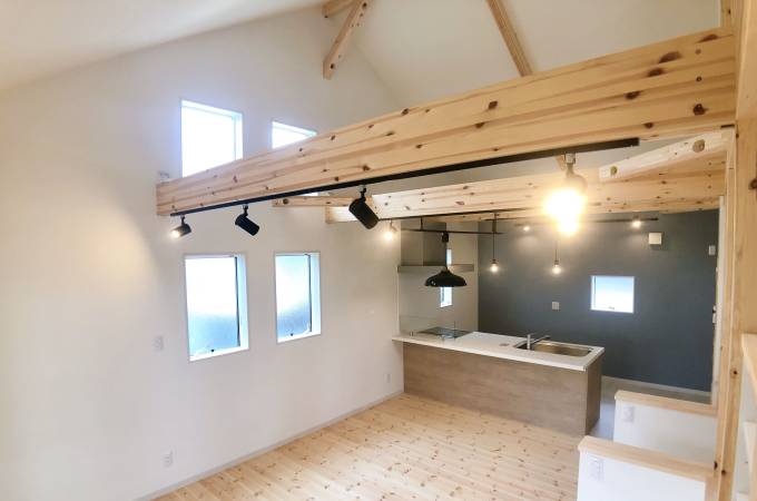 レール付き梁見せ天井