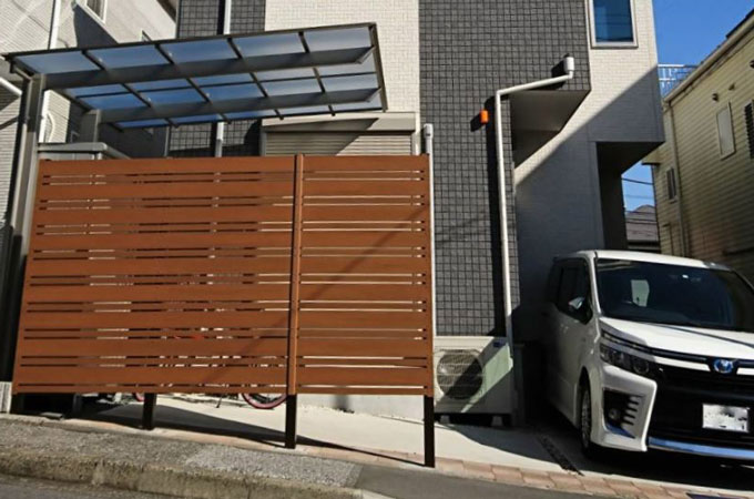 木目調フェンス サイクルポート施工事例