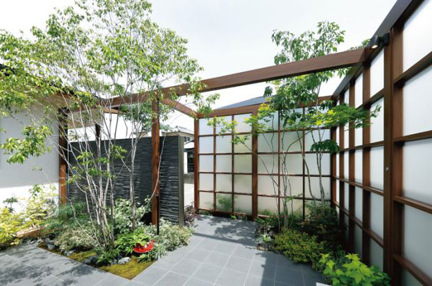 すりガラス調フェンス 庭・テラス施工例