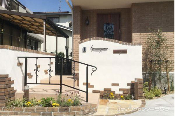 塗り壁塀 玄関前施工例