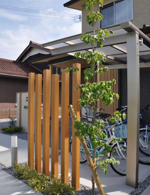 角材 サイクルポート施工例