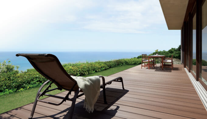 樹ら楽ステージ 木彫